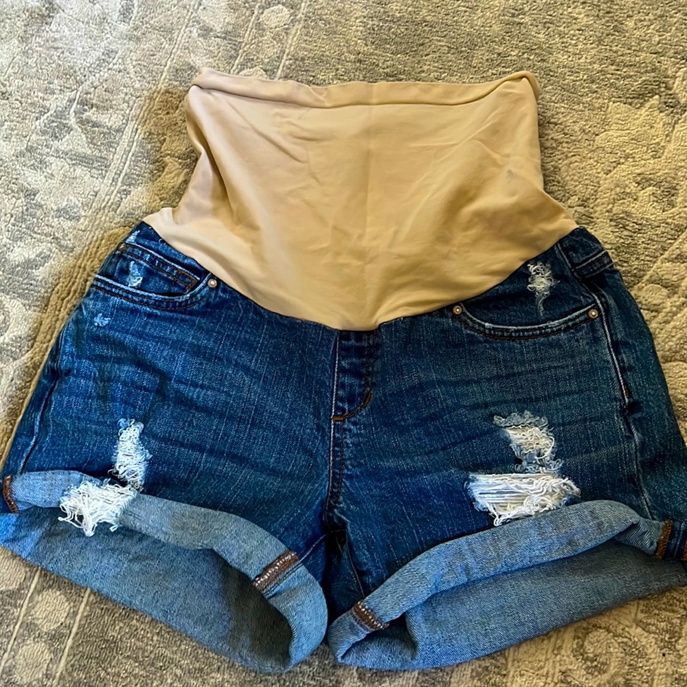 Joe’s Maternity Shorts (size 27)